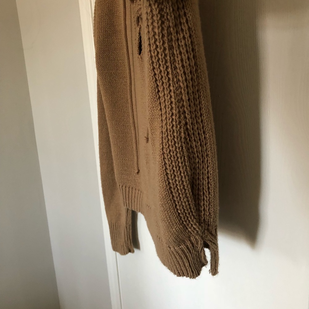 Tan sweater - Picture 3 of 4